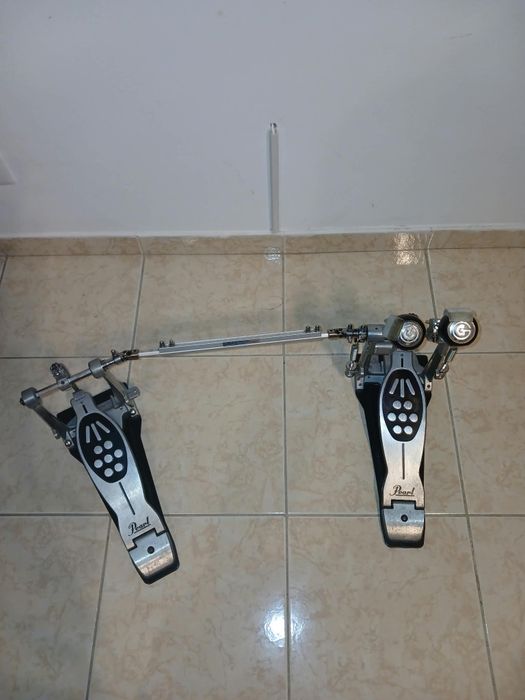 Pearl P922 bass drum Pedal 
Power Shifter series
Single-chain drive
Base plate
Duo-beater
Optimal running characteristics