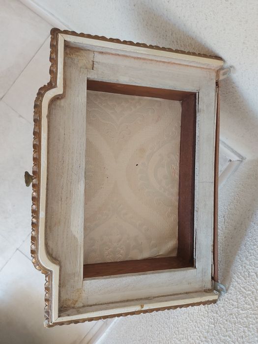 Mesinha de parede com gaveta