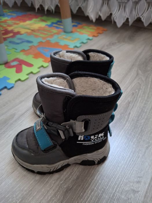 Зимові дитячі черевички