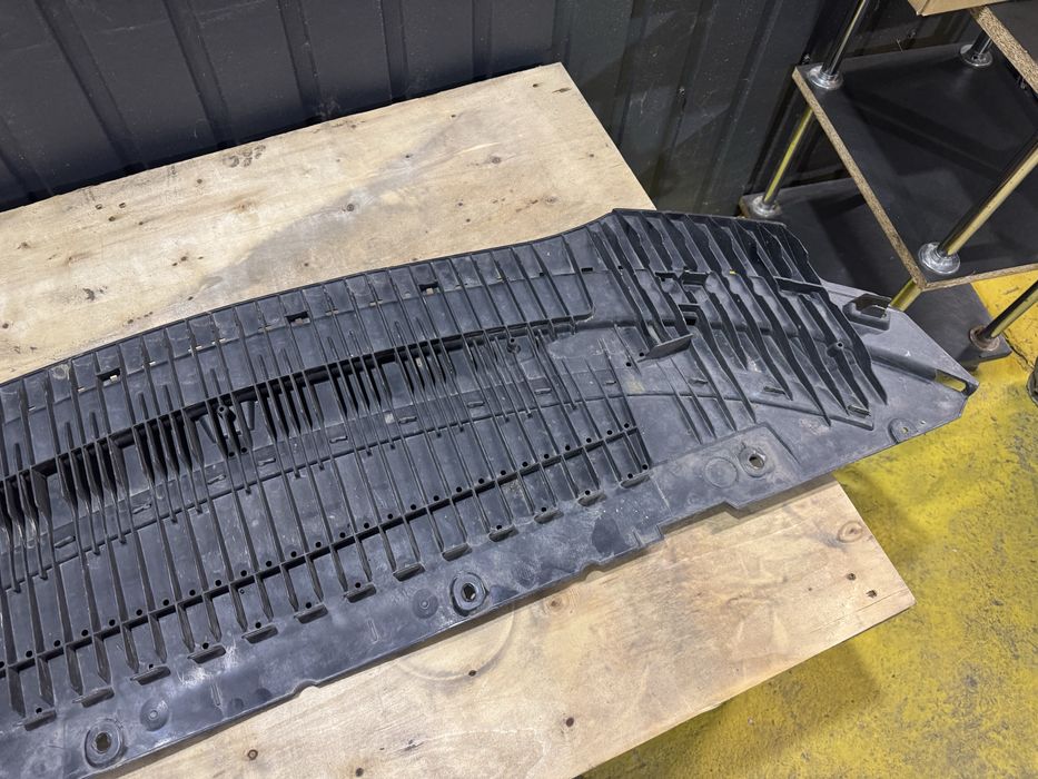 Губа бампера Audi A7 C7 рест S line 4G8807611E