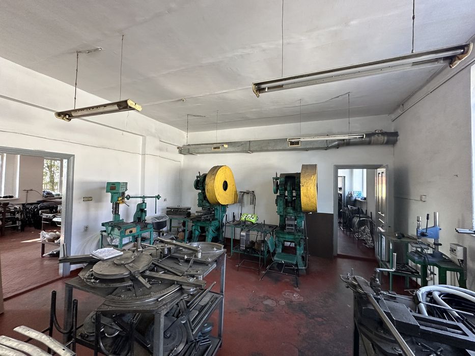 Здається в оренду виробниче приміщення.