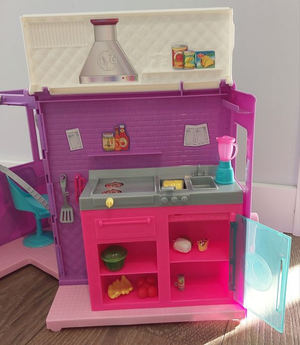 Barbie Food Truck