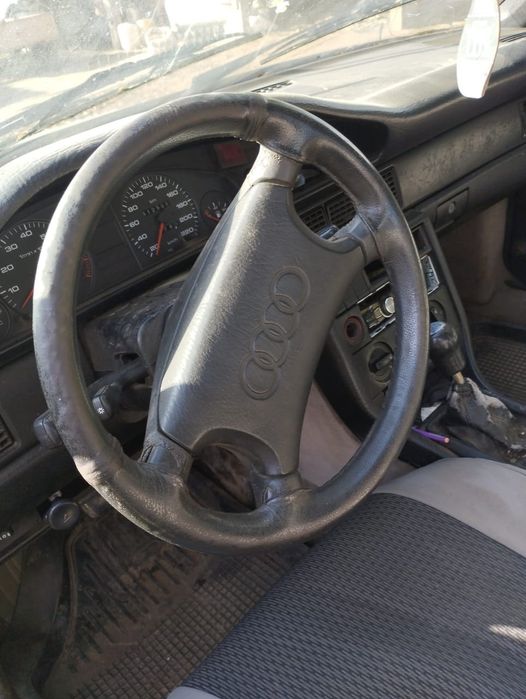 Продам ауді 100 на ходу.