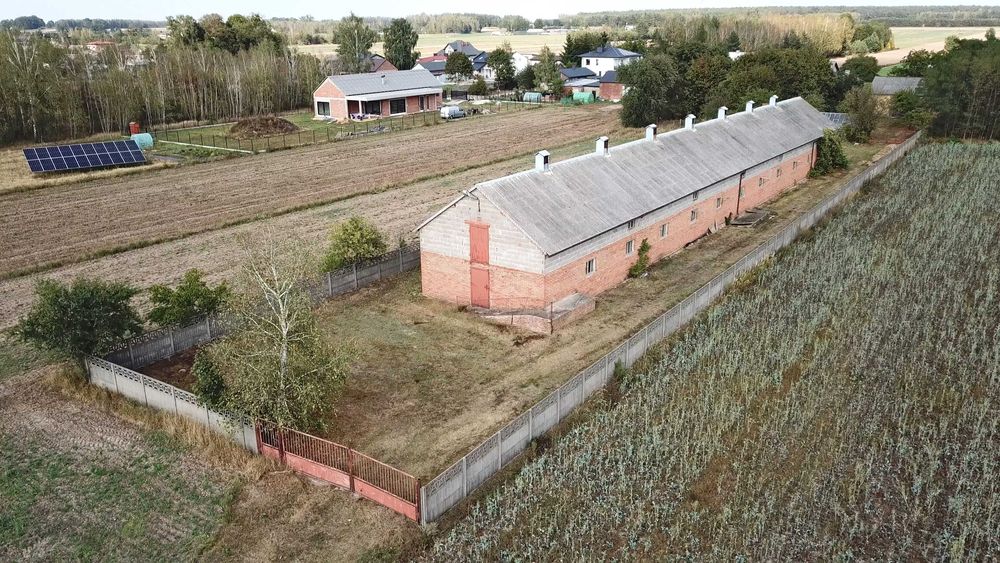 Gospodarstwo rolne / Siedlisko / Budynki gospodarcze > 700 m2 / Media