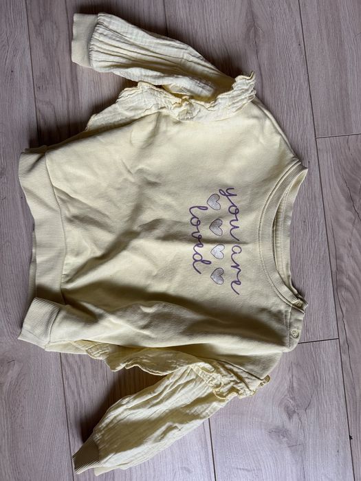 Кофта жовта на дівчинку