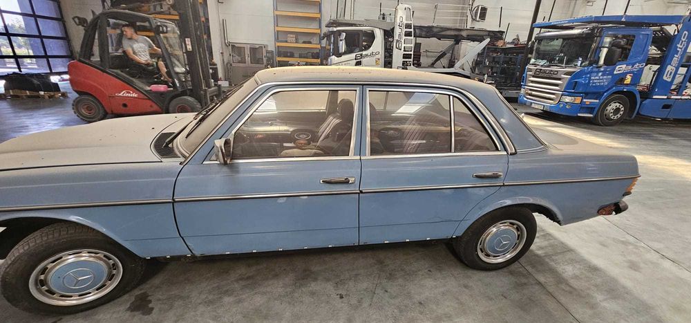 Mercedes-Benz W123