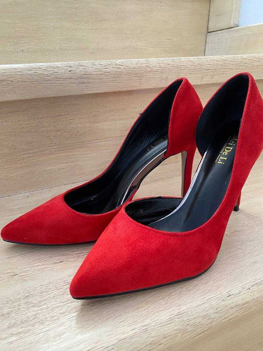 Туфлі жіночі червоні