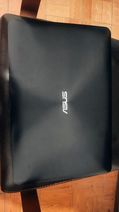 Asus X555L ( I5-5200U, 8GB RAM, 256GB SSD, GT92 2GB, até 6 Horas Bateria