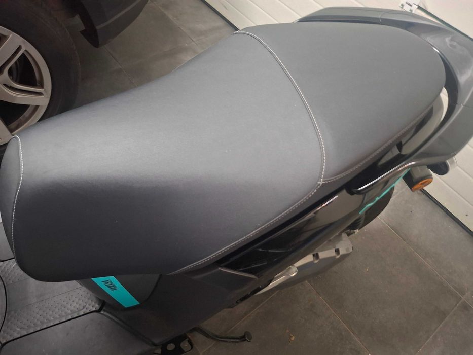 Yamaha NEOS scooter eléctrica