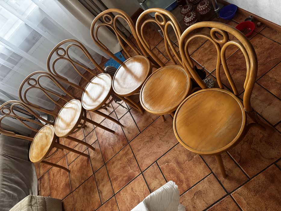 Продам обеденный стол со стульями