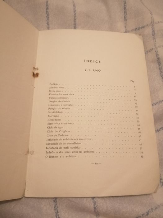 Questionário Ciências antigo (2° ano) 
Geográfico-Naturais
de Maria Al
