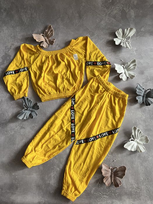 Костюм для дівчинки на вік 3/4 роки