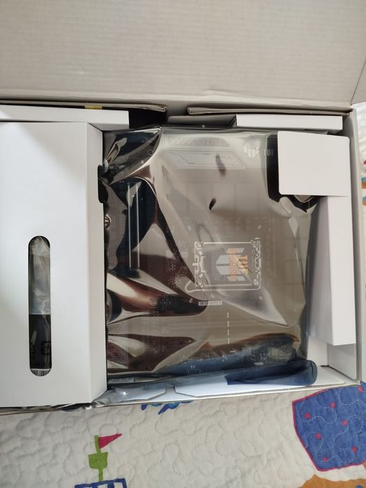 ASUS Z790 Motherboard – Last Call64585196683137124