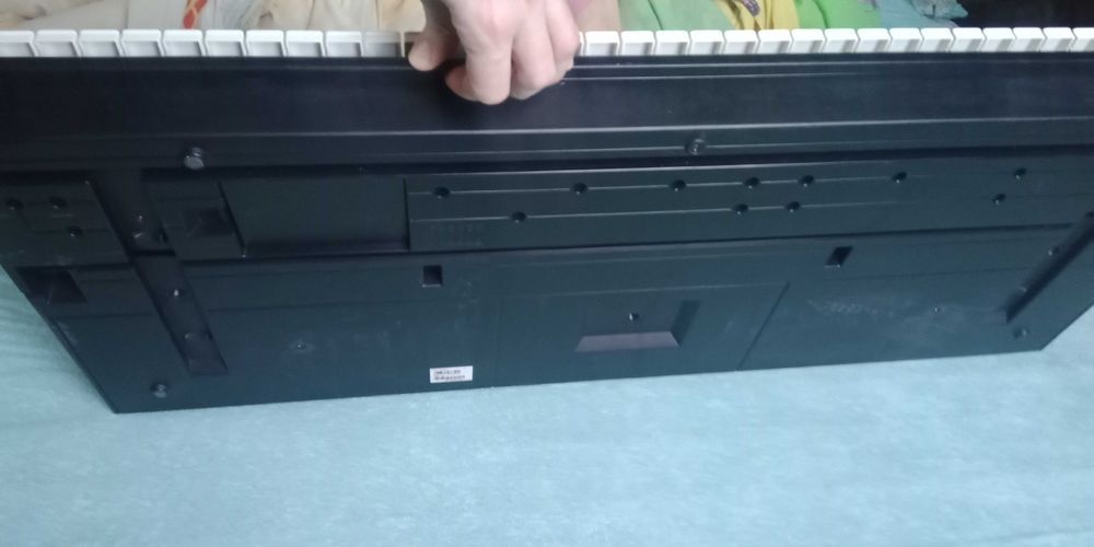 Синтезатор Yamaha PSR-E443 + відео перевірки роботи