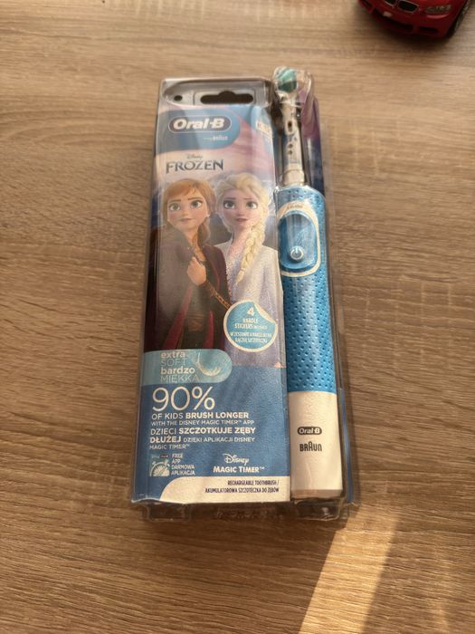 Nowa. szczoteczka oral B Frozen