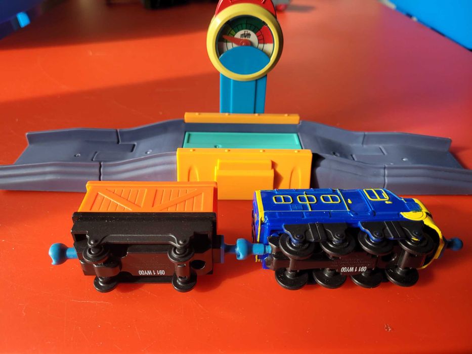 Chuggington Stacyjkowo zabawka waga lokomotywa Bruno z wagonem