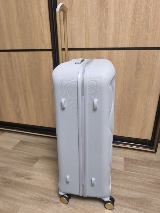 Большой  дорожный чемодан, Валіза великого розміру, гігант фірмовий