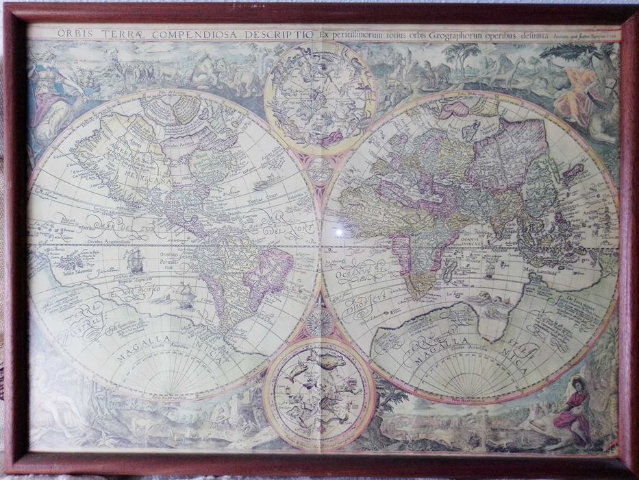 quadro mapa mundo antigo acho que é em latin