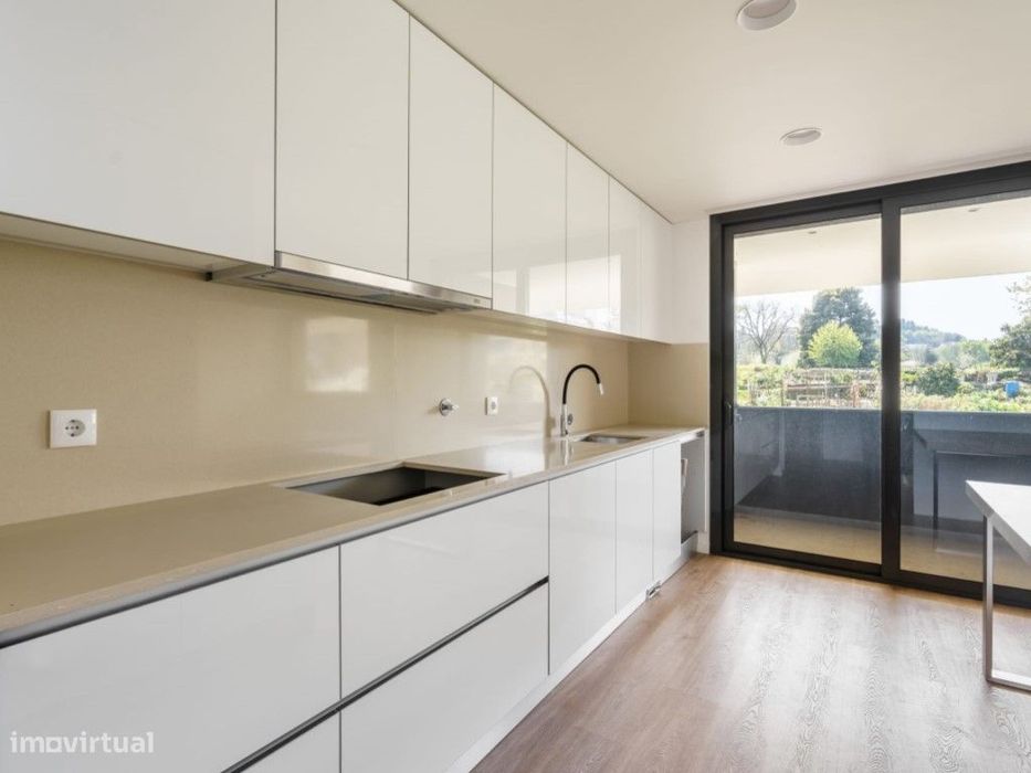 Apartamento T3 Novo em Tenões