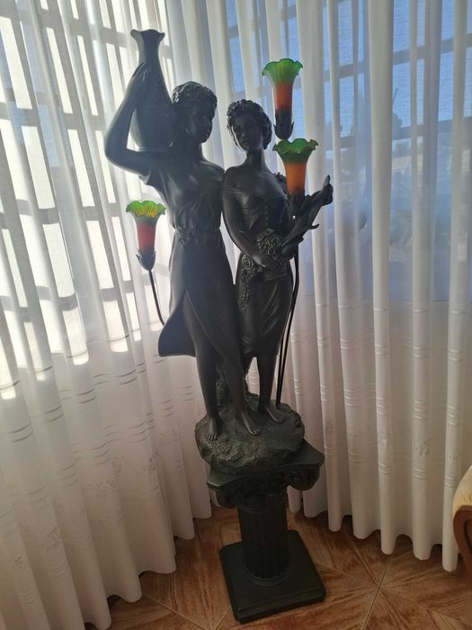 Estatua de interior