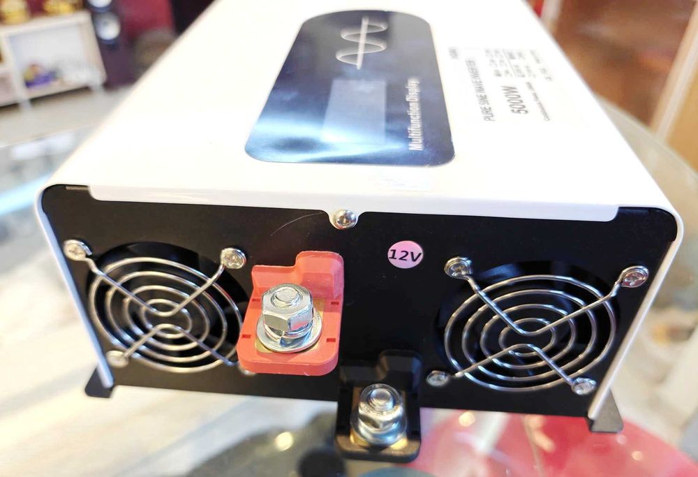 Инвертор HOULI 12В-220В чистый синус 2500/5000Вт оригинал, белый