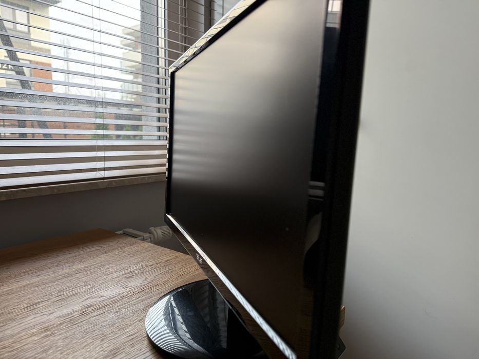 Monitor Asus LCD Full HD 19” cali sprawny