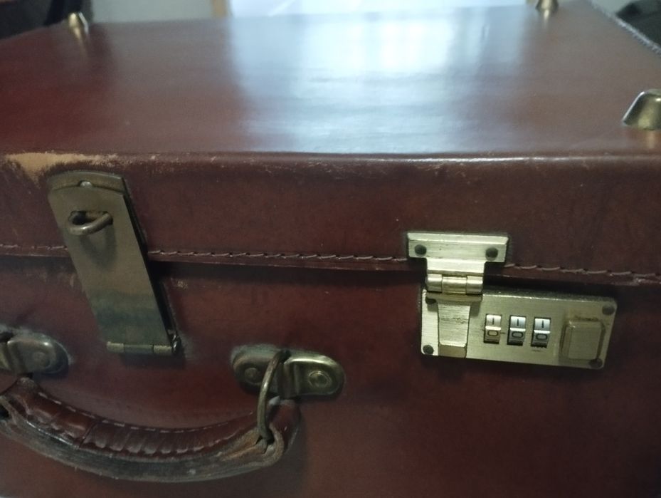 Antiga mala de ourivesaria