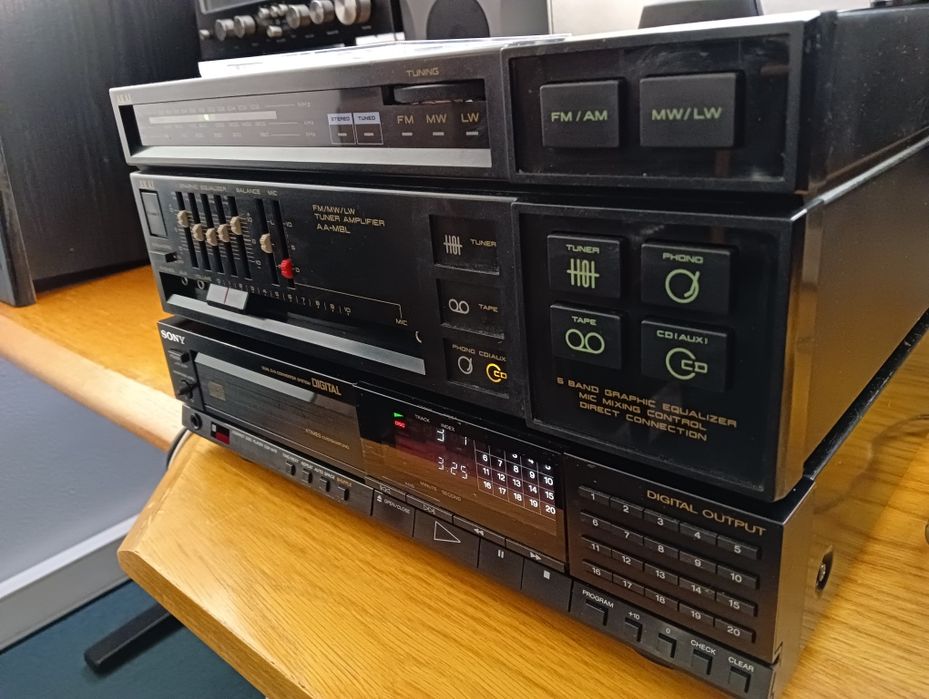 Receiver Akai AA-M8L