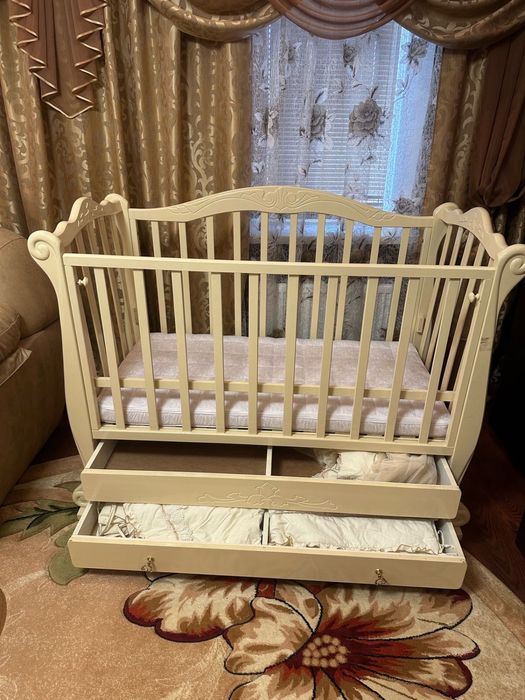 Ліжко дитяче з матрасом