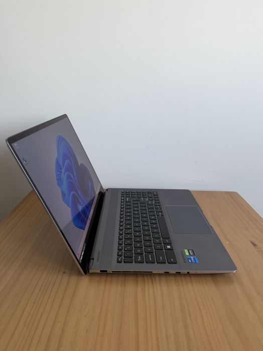 Laptop MSI Creator Z16P B12UGST