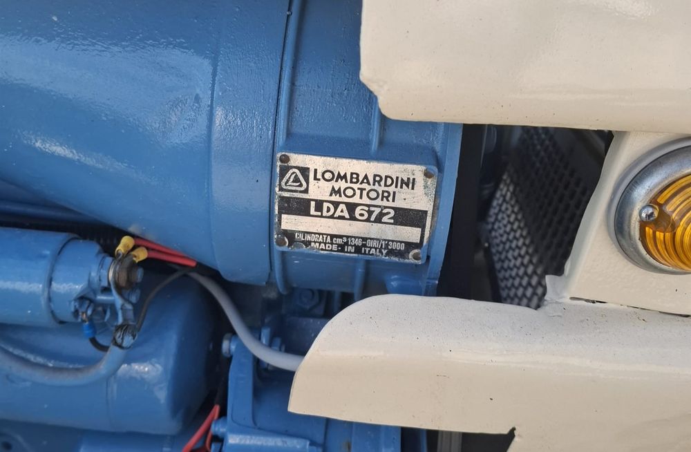 Trator PGS Com várias Alfaias