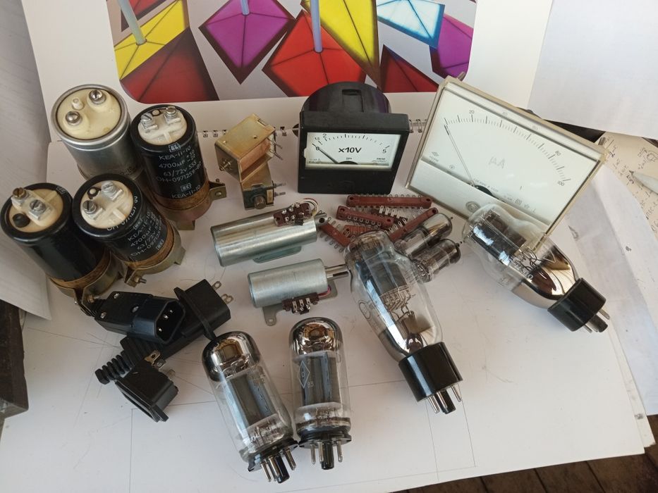 Электродвигатель может применяться в кассетных магнитофонах.