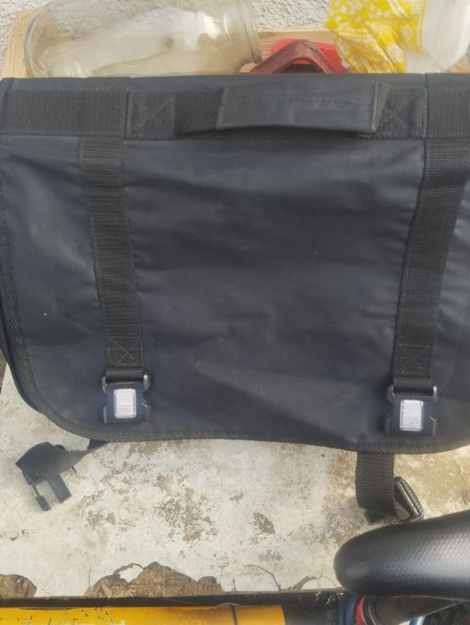 Сумки для ноутбуків