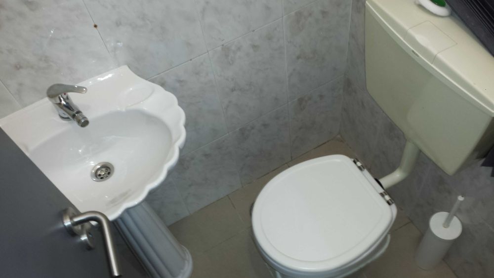 Loja em Benfica - Loja de rua com água e luz