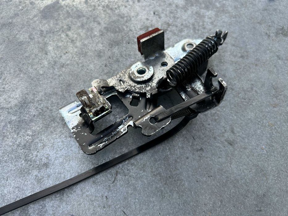 Hamulec bezpieczeństwa Briggs Stratton 625E 650E 675EX QUANTUM 190cm3