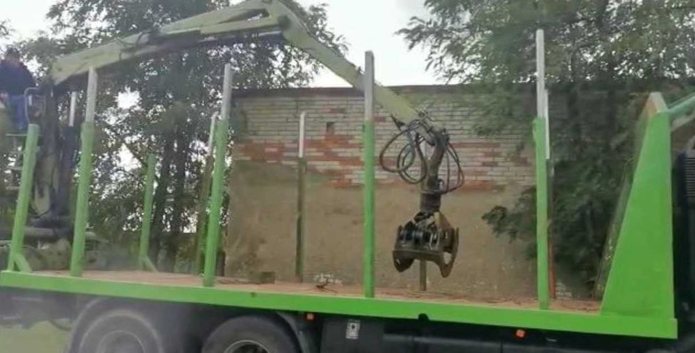 Кран маніпулятор Loglift лісний на ЗІЛ КАМАЗ УраЛ