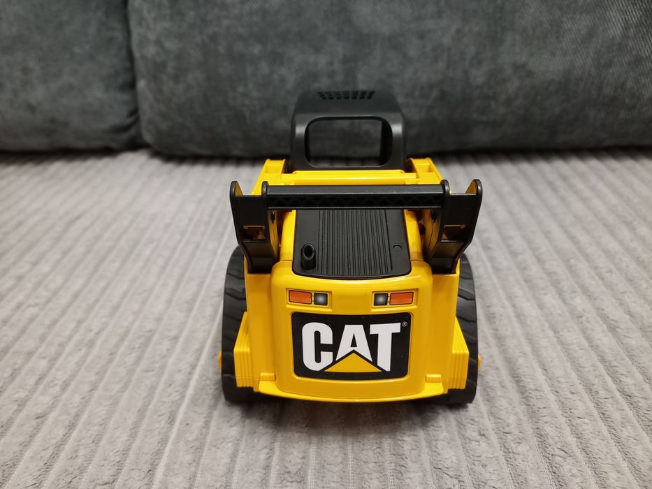 Гусеничний міні-навантажувач CAT від Bruder