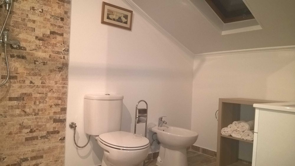 Quarto Duplex com Sala e WC Privativo (Metro Linha Azul)