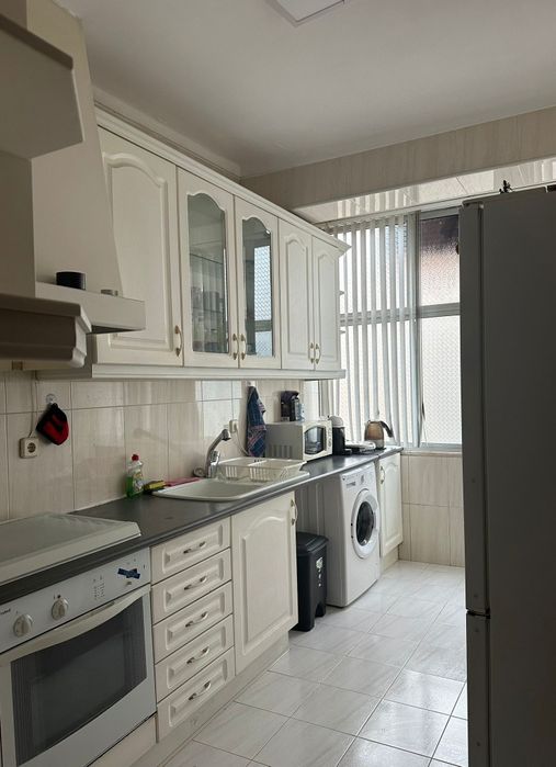 Arrenda-se quarto para estudante