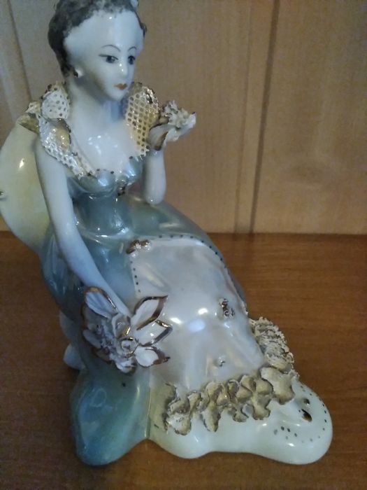 Figurka kolekcjonerskie sygnowana porcelana