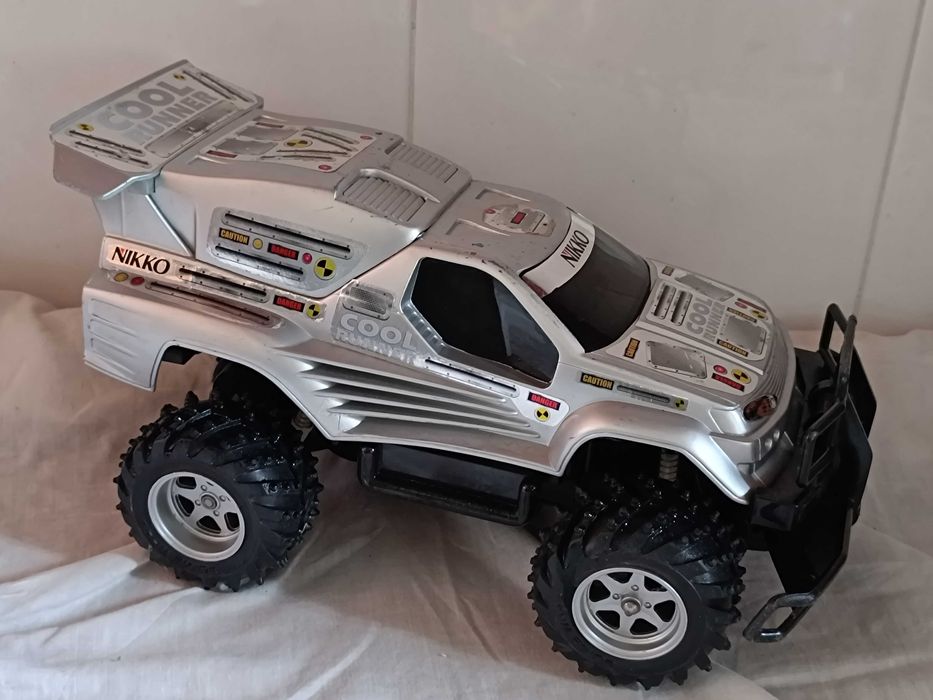 Carro Jipe eletrónico Nikko Cool Runner