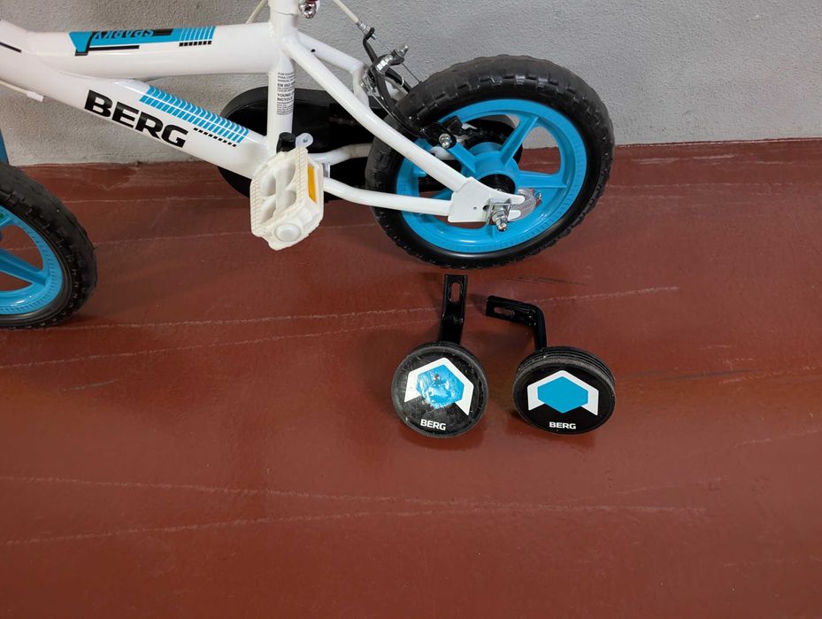 bicicleta berg criança roda 12 - 3 a 5 anos com rodinhas pouco uso