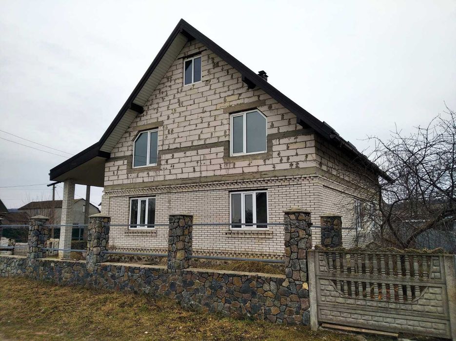 Будинок 2 поверх.110 кв. м, 7 кімнат,  Лесі УкраЇнки 43А смт Лисянка