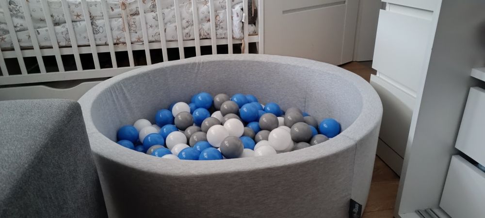 Basen z piłeczkami