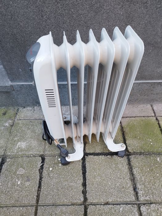 Aquecedor a óleo 30€