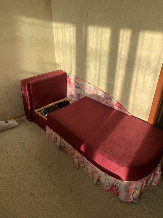 Диван дитячій(для дівчинки)