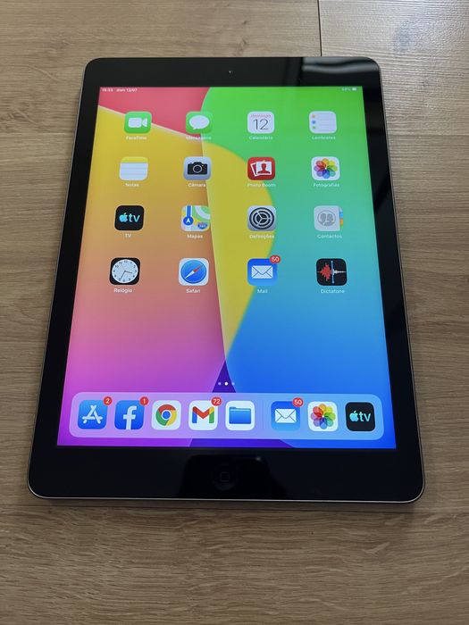 Apple iPad Air - 1a Geração - 32GB, Wi-Fi, 9.7" - Cinzento MD786B/B - A1474