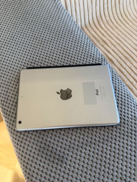 Idealny iPad mini 2 32 GB CELLULAR SPACE GRAY w bardzo dobrym stanie!