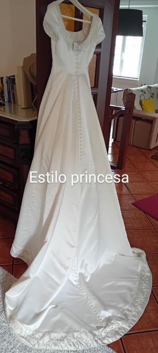 Vestido de noiva noivas branco e pérola  com véu tule bordado
