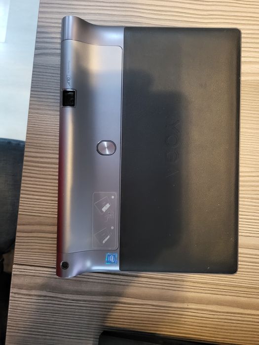 Tablet Yoga 3 projektor